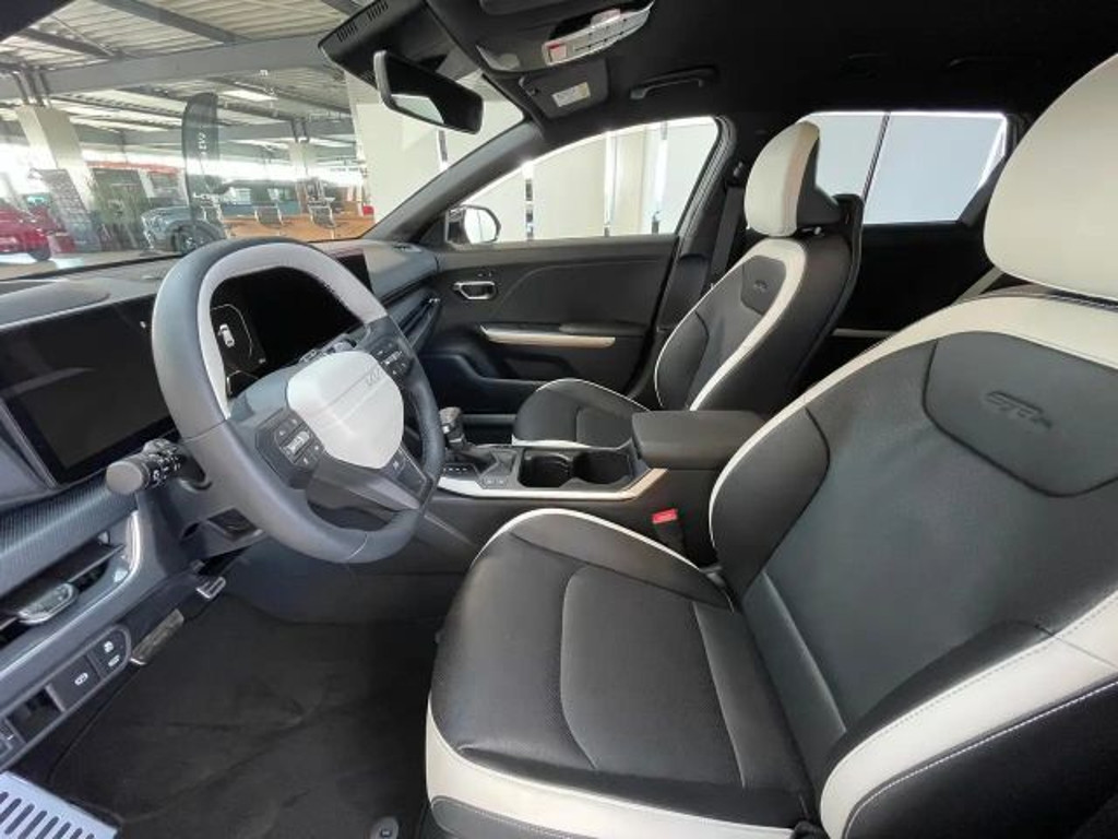 Kia K4