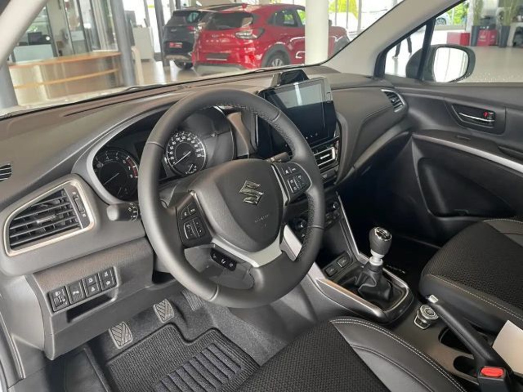 Suzuki S-Cross