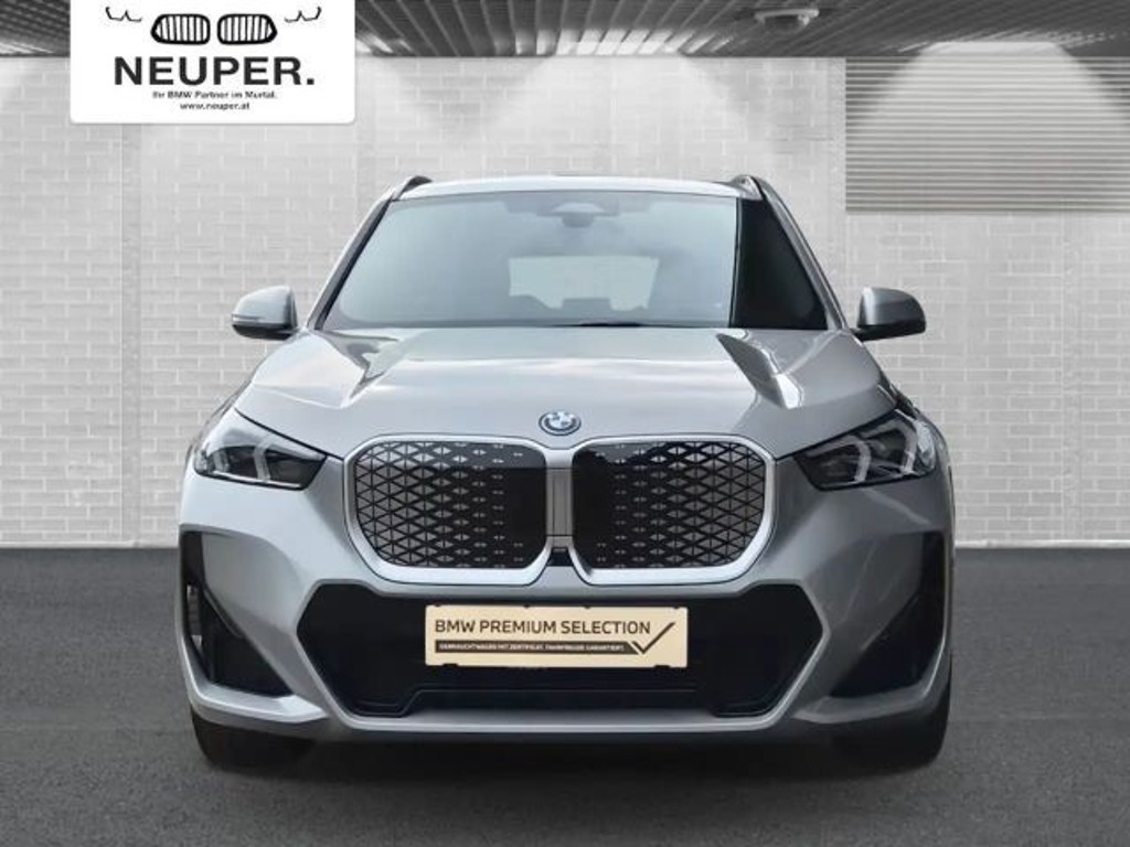 BMW iX1