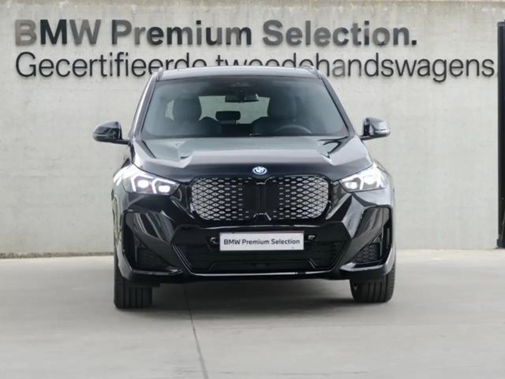 BMW iX1