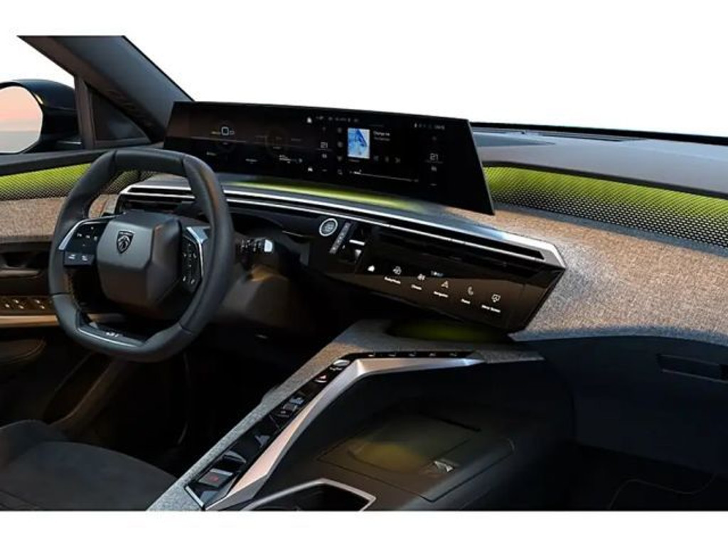 Peugeot E-5008