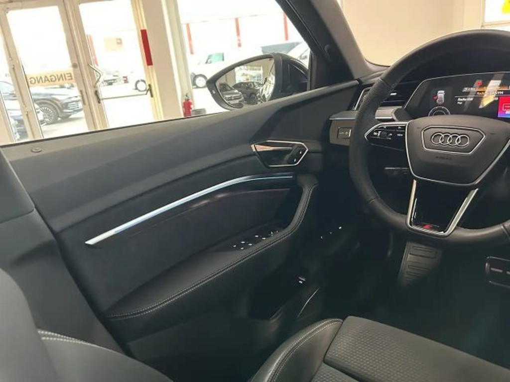 Audi Q8 e-tron