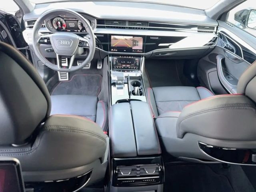 Audi S8