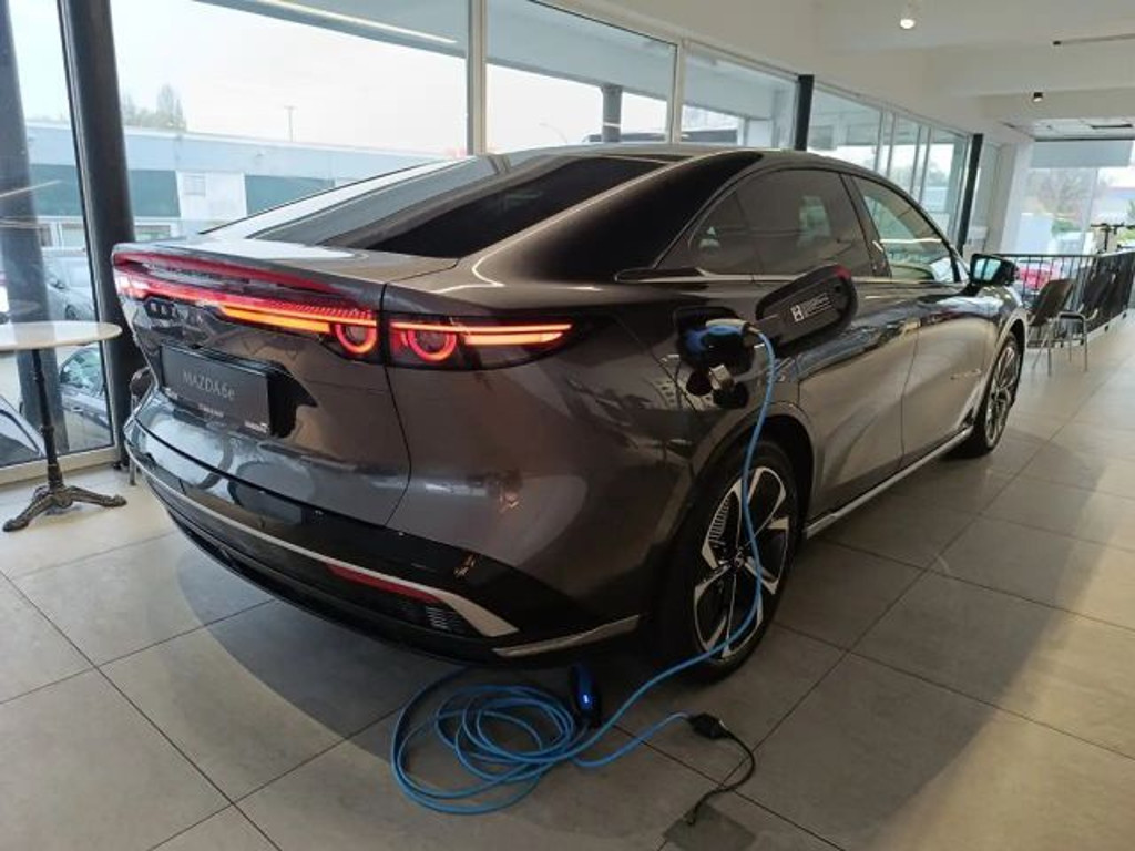Mazda 6e