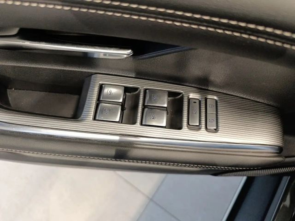 Mazda 6e