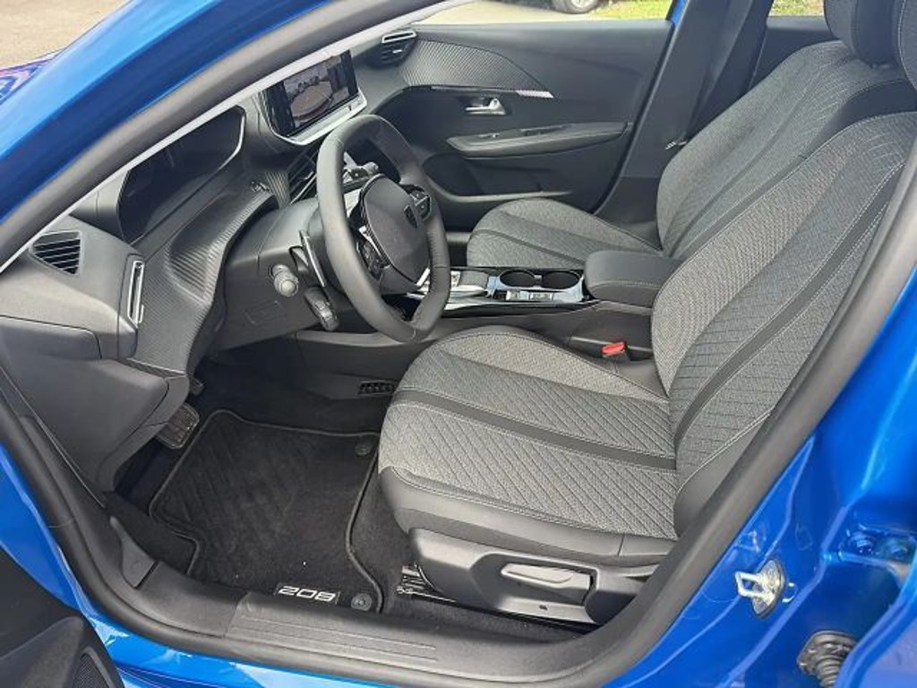 Peugeot e-208