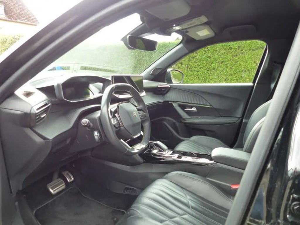 Peugeot e-2008