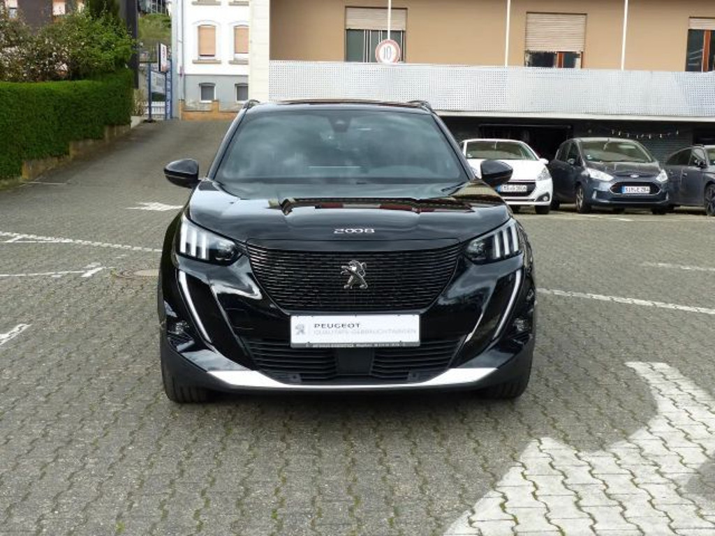 Peugeot e-2008