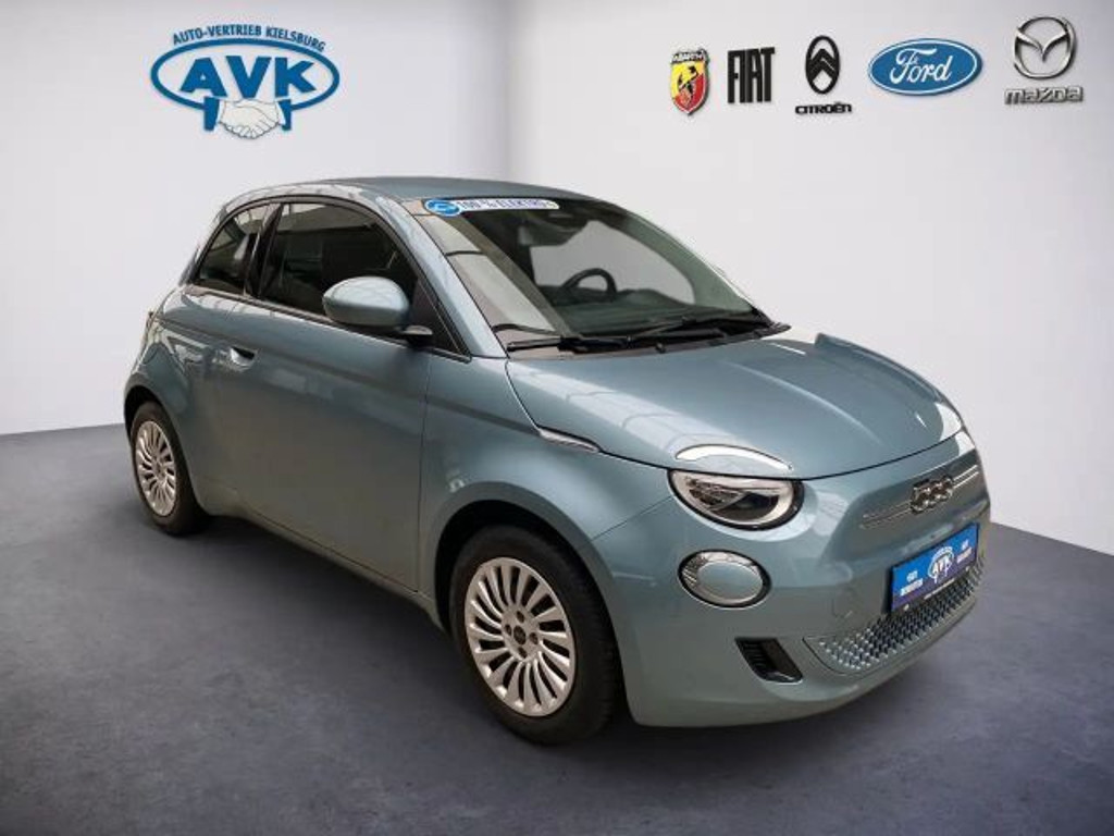 Fiat 500e Action