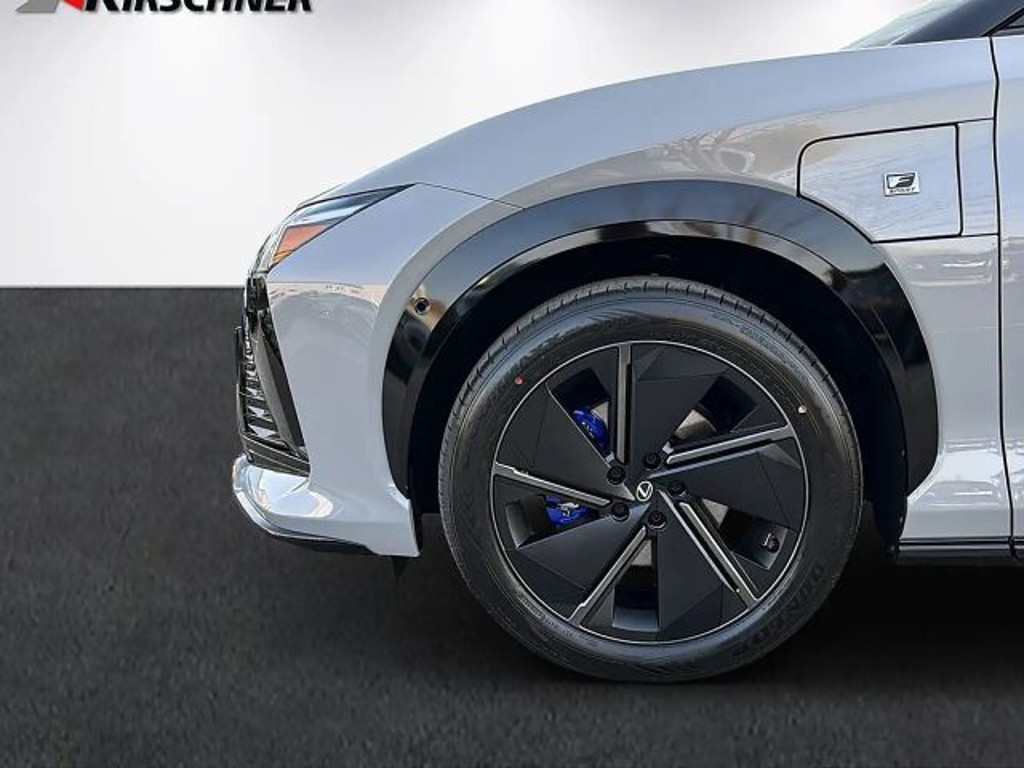 Lexus RZ