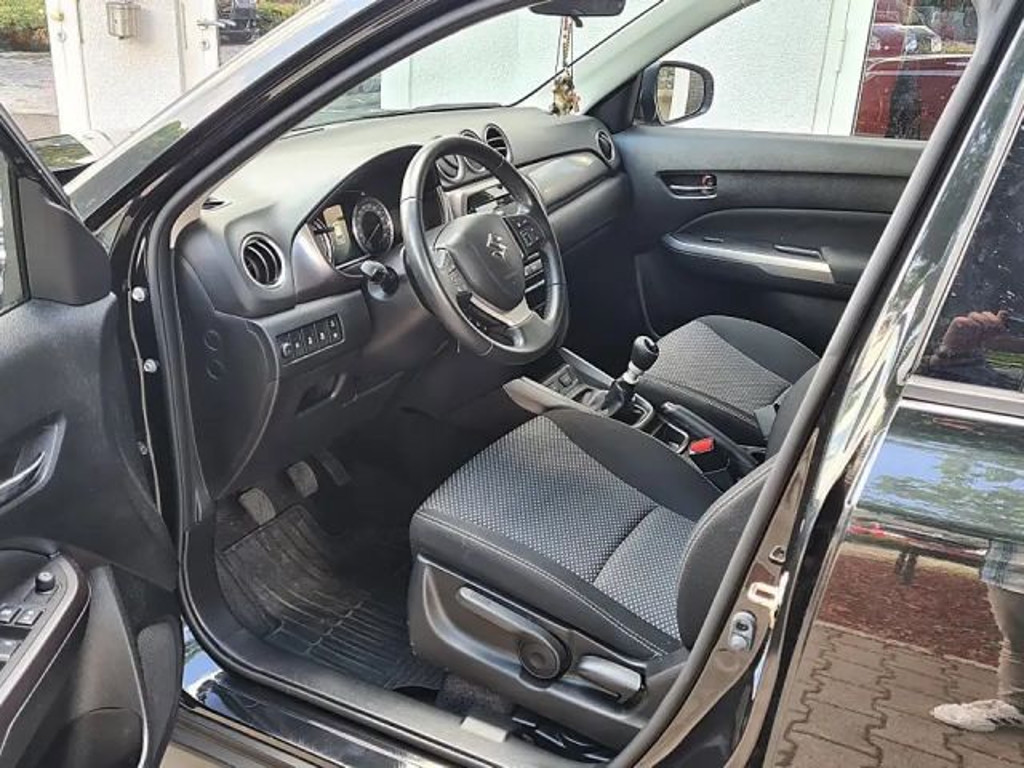 Suzuki Vitara GL Shine Hybrid