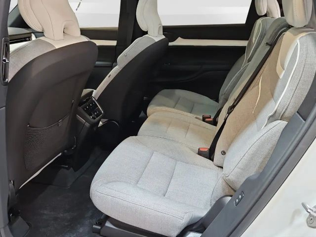 Volvo EX90