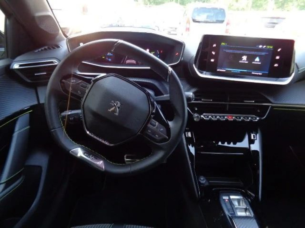 Peugeot e-208