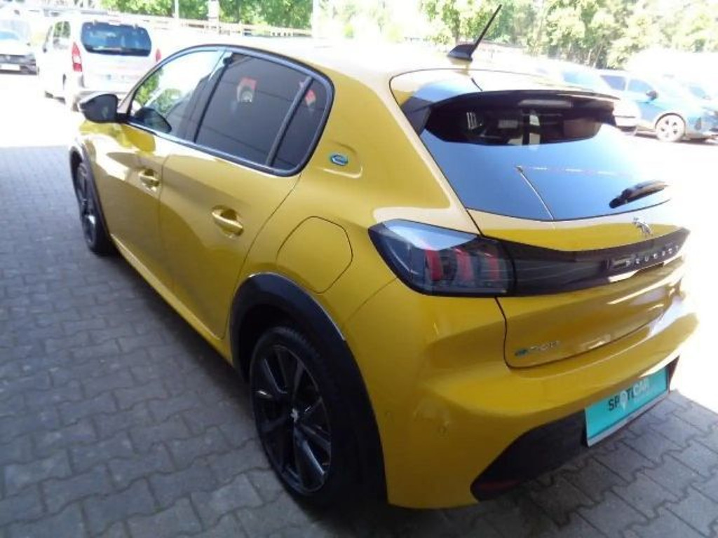 Peugeot e-208