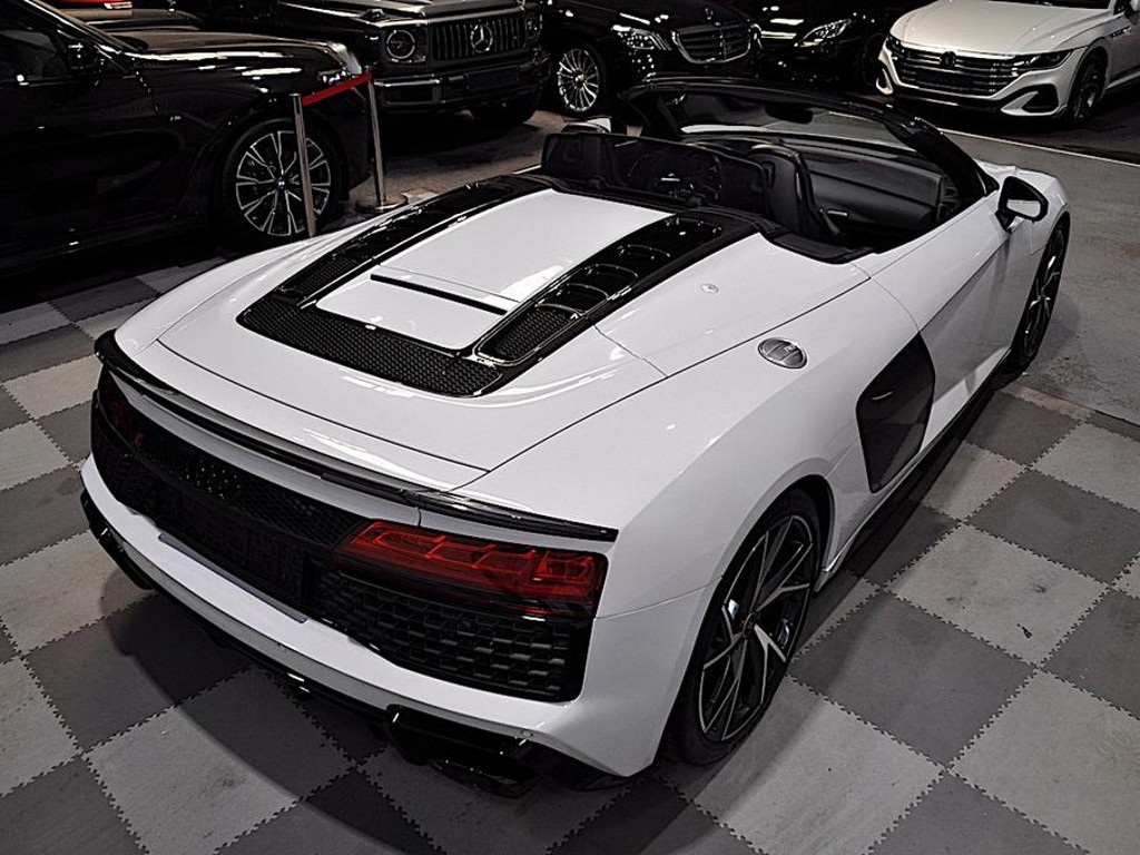 Audi R8
