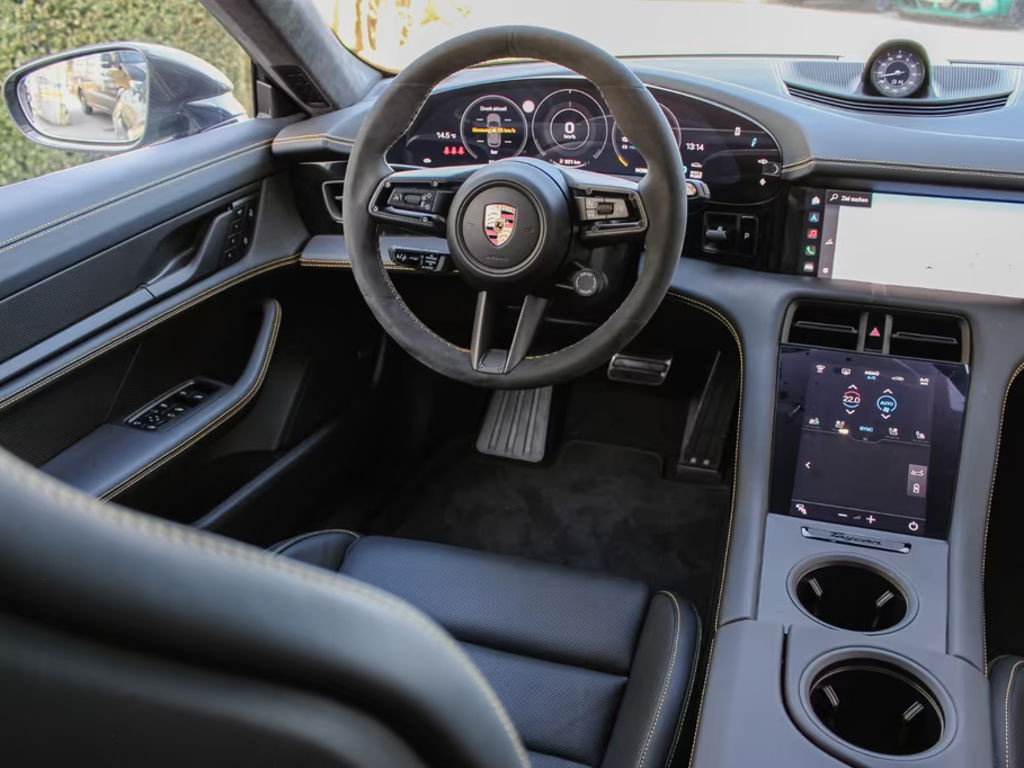 Porsche Taycan