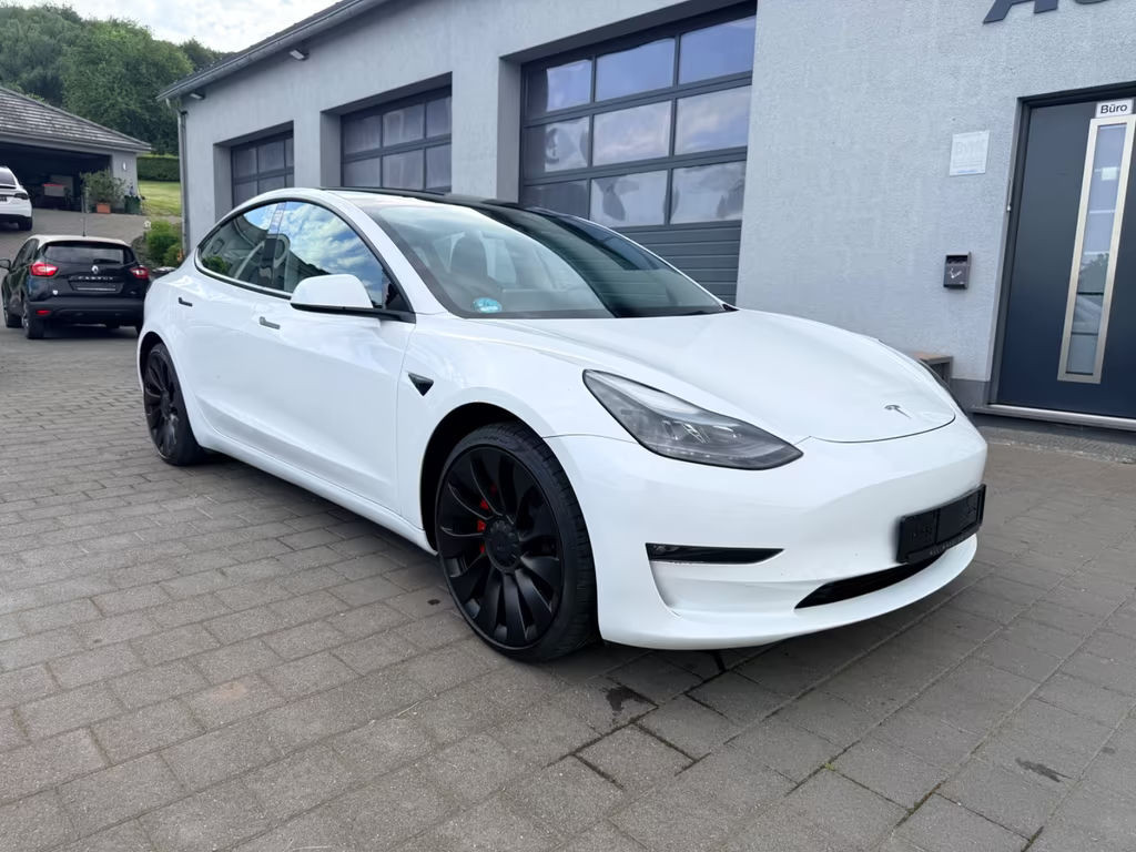 Tesla Model 3 Performance