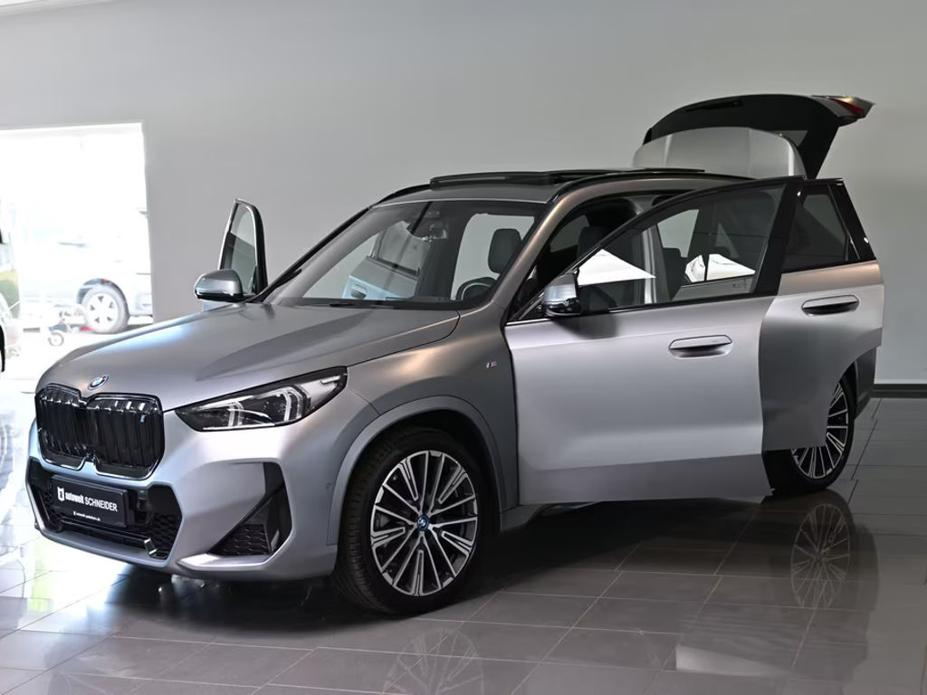 BMW iX1