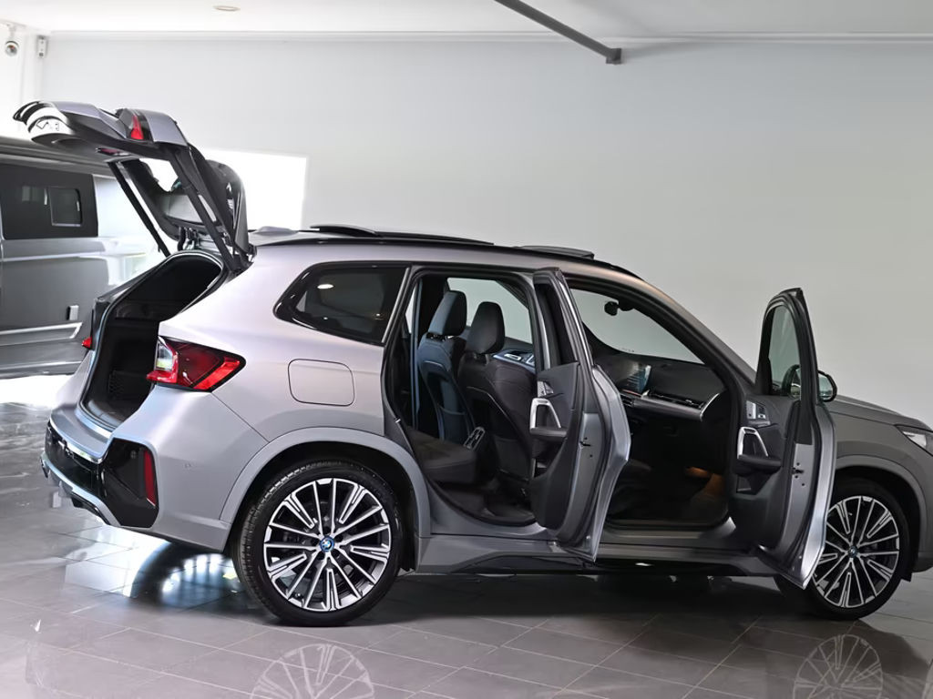 BMW iX1