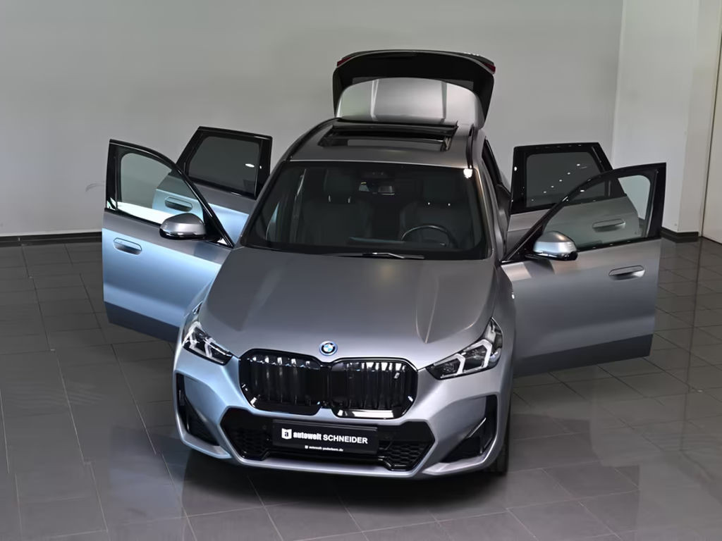 BMW iX1