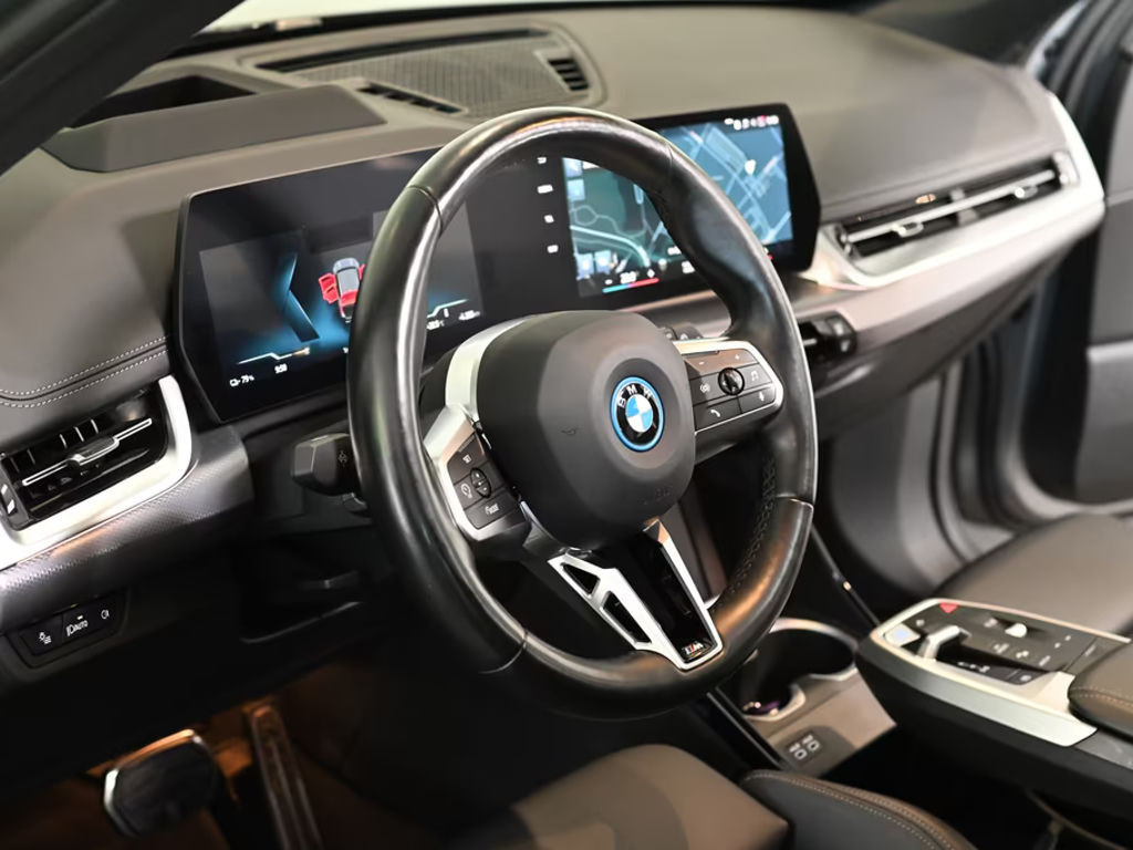 BMW iX1