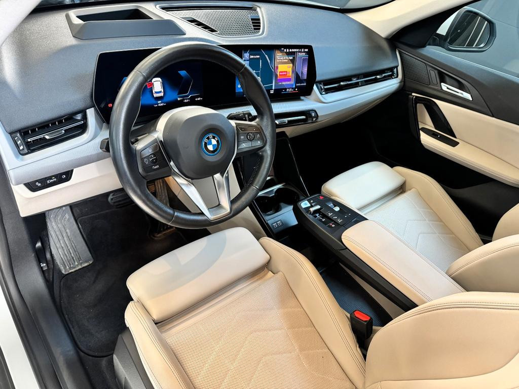 BMW iX1