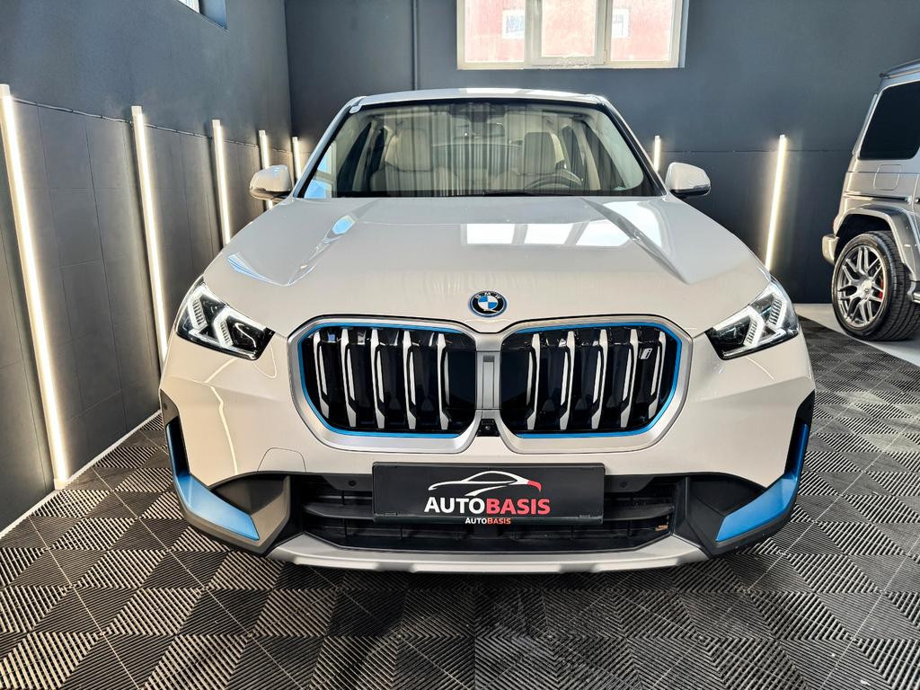 BMW iX1