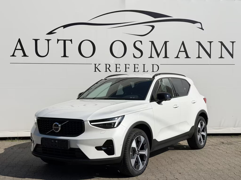 Volvo XC40 Plus Dark
