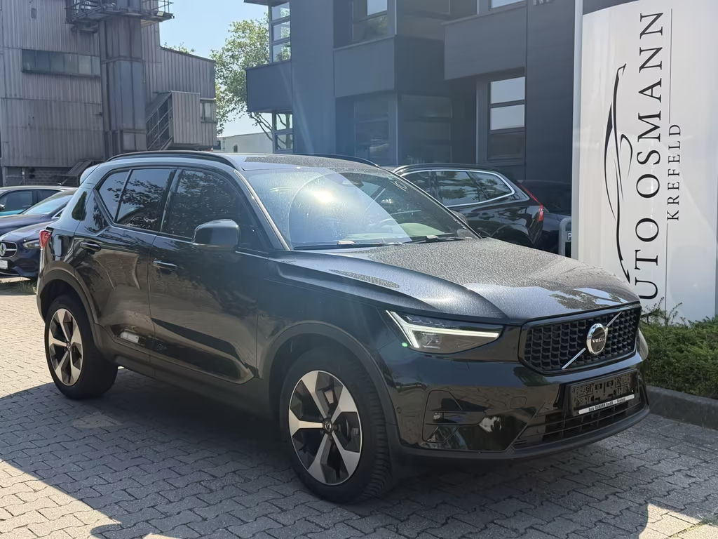 Volvo XC40 Plus Dark