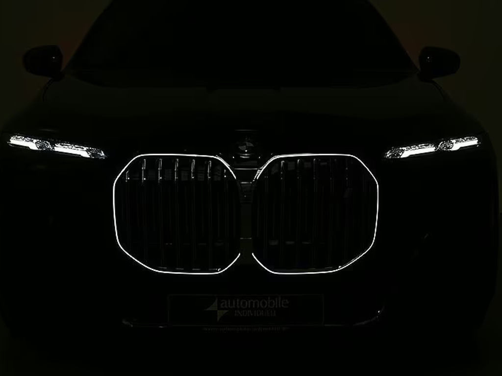 BMW i7