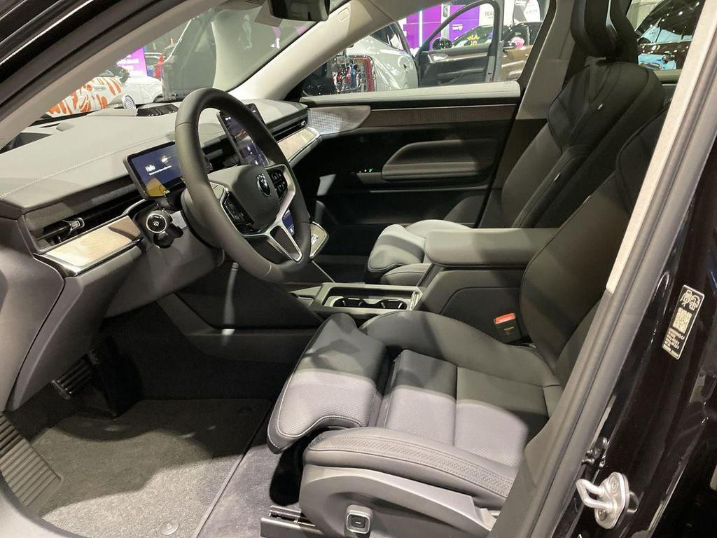 Volvo ES90