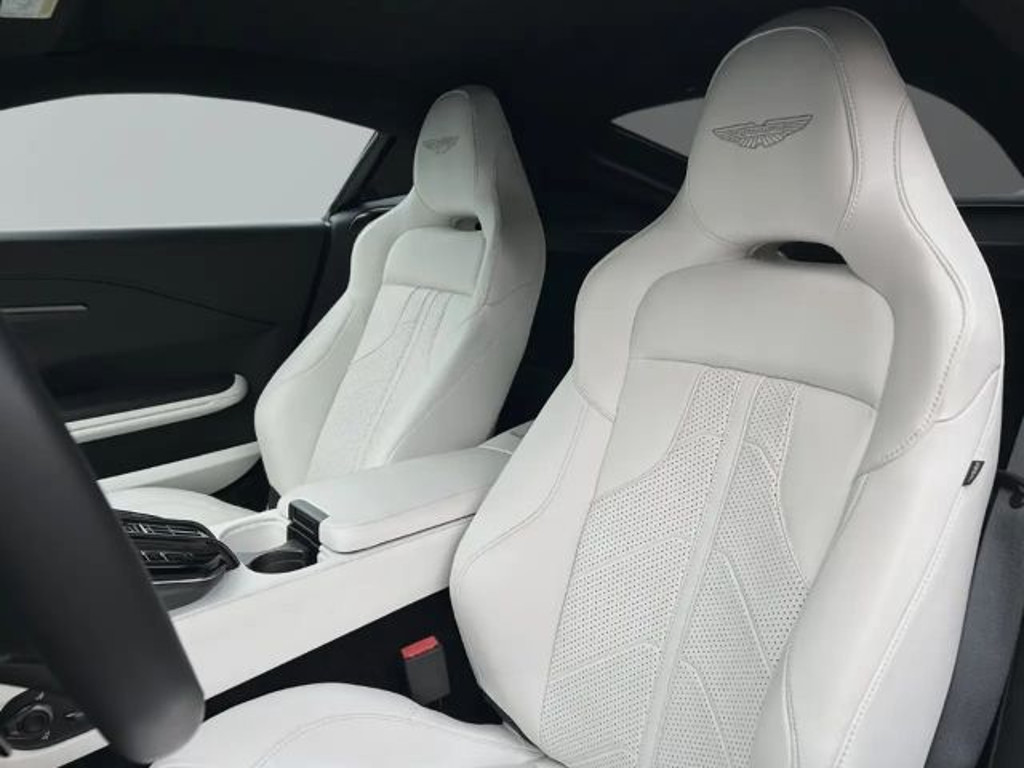 Aston Martin Vantage
