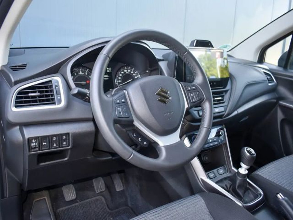 Suzuki S-Cross