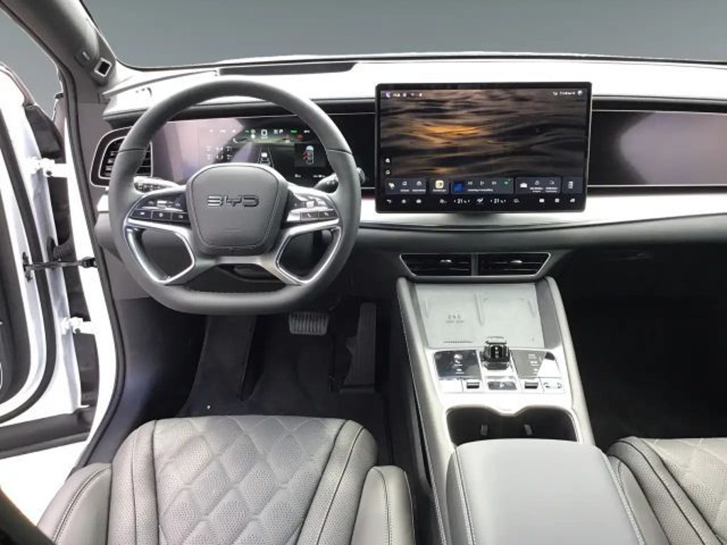 BYD Sealion 7
