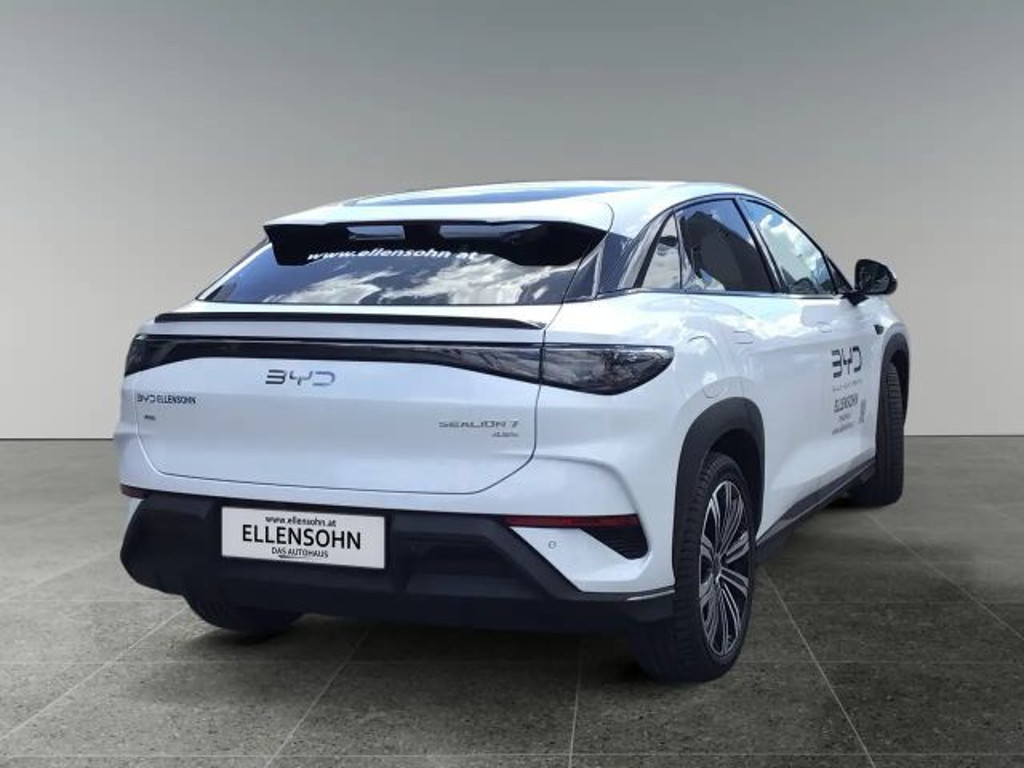 BYD Sealion 7