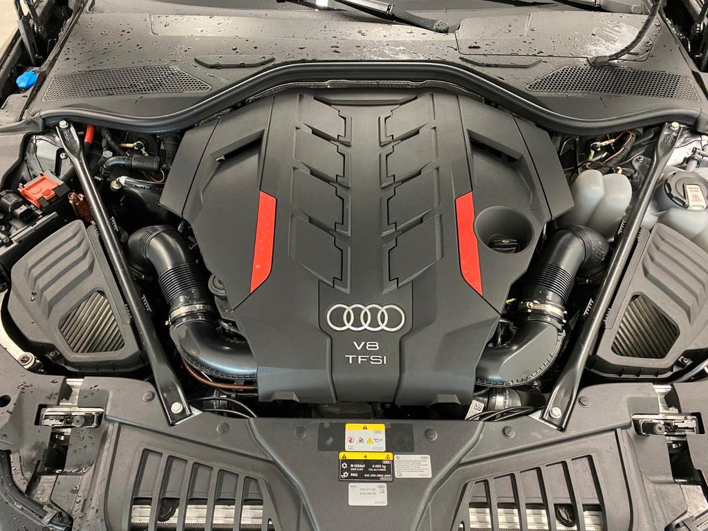 Audi S8