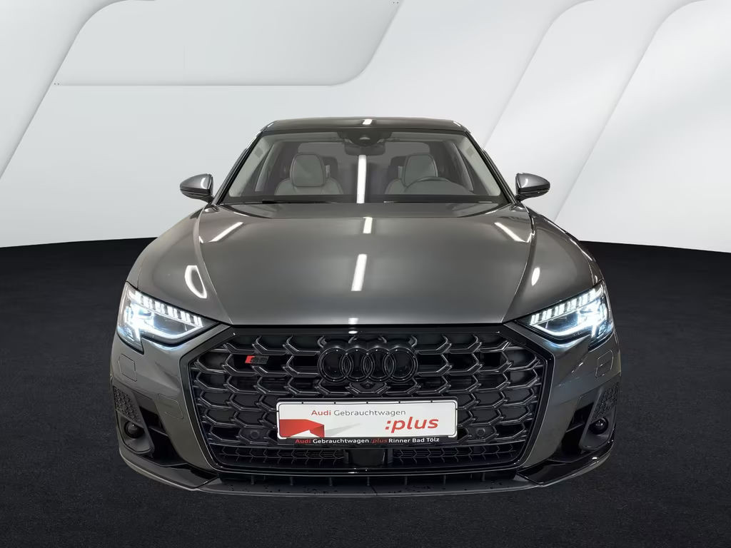 Audi S8