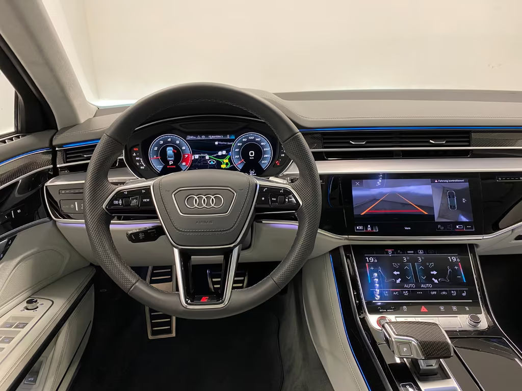 Audi S8