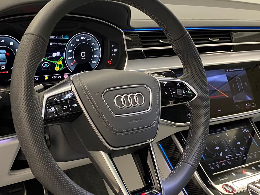 Audi S8