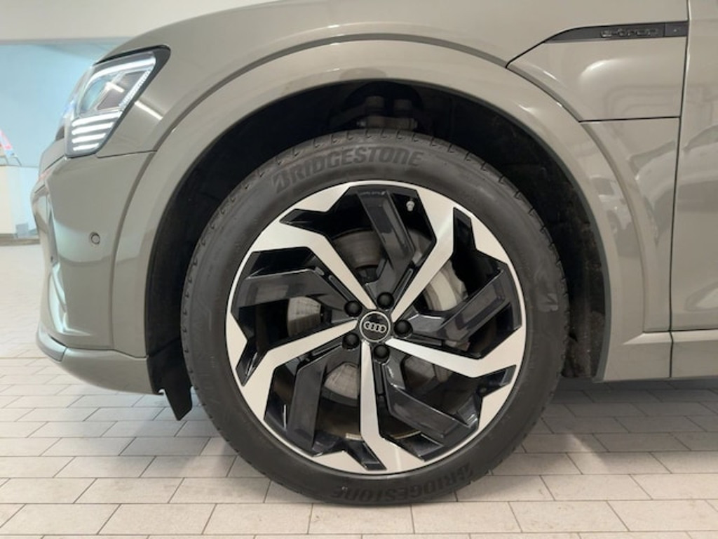 Audi Q8 e-tron