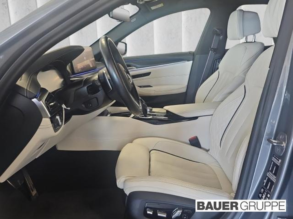 BMW M550