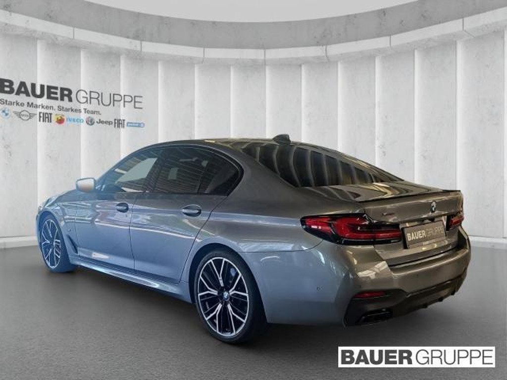 BMW M550