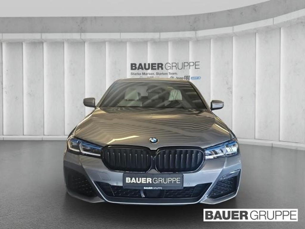 BMW M550