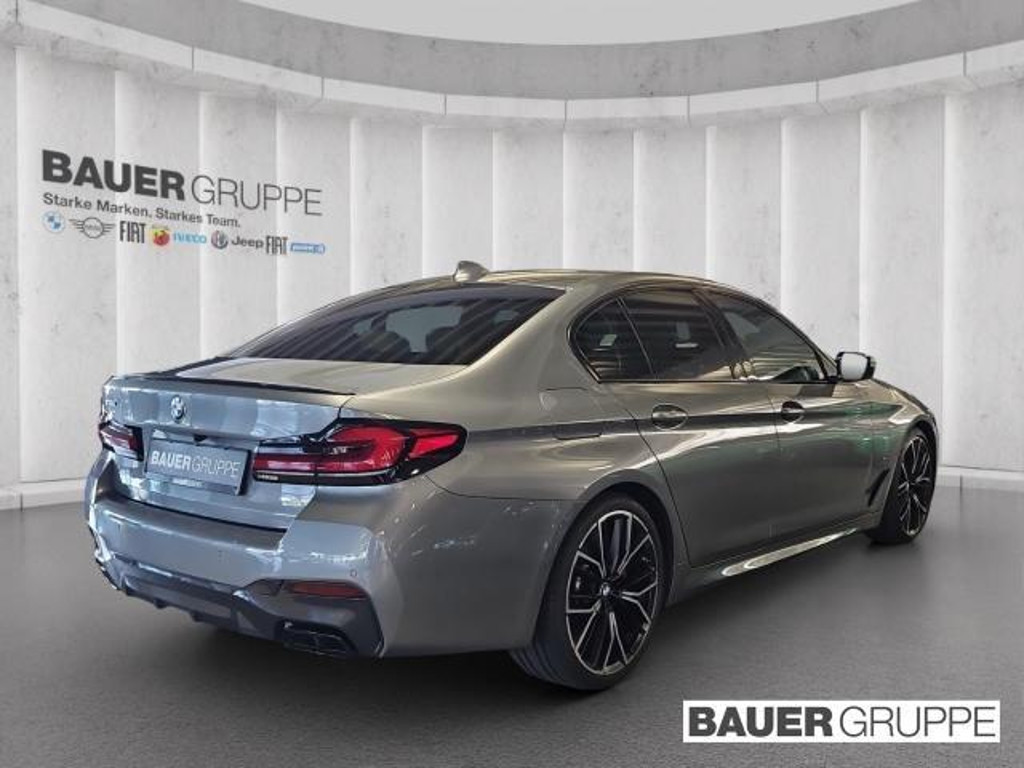 BMW M550