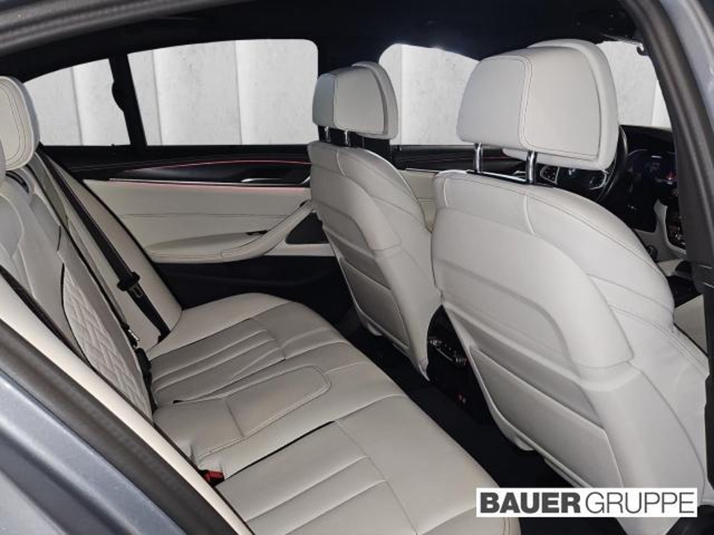 BMW M550