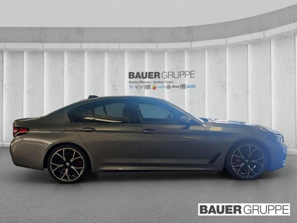 BMW M550