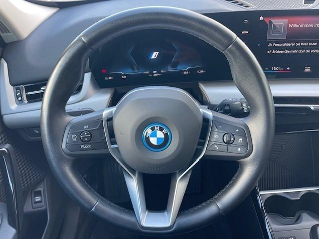 BMW iX1