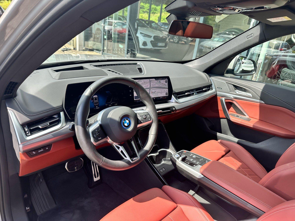 BMW iX1