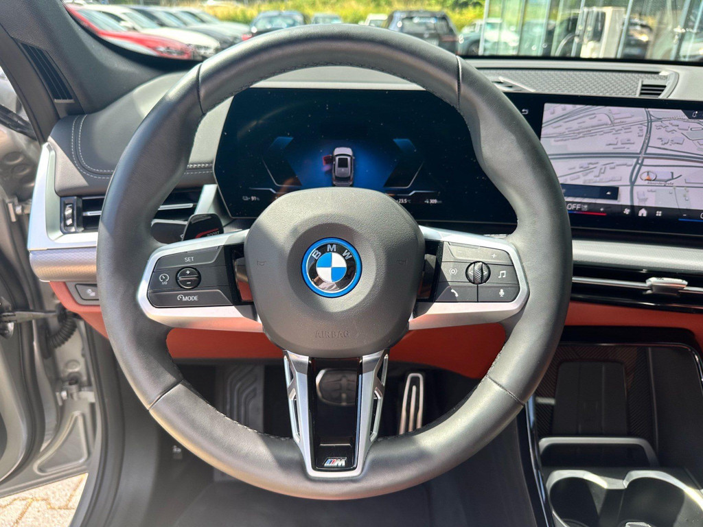 BMW iX1