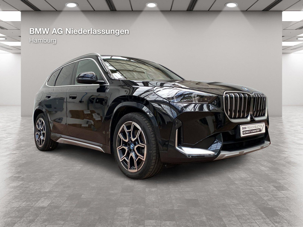 BMW iX1